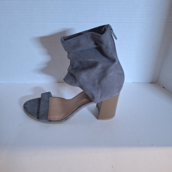 Brash Gray Women's Heels - Picture 3 of 6
